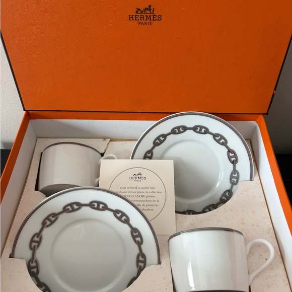 Hermes White and Brown Chain Link Teacup Set - Picture 7 of 7